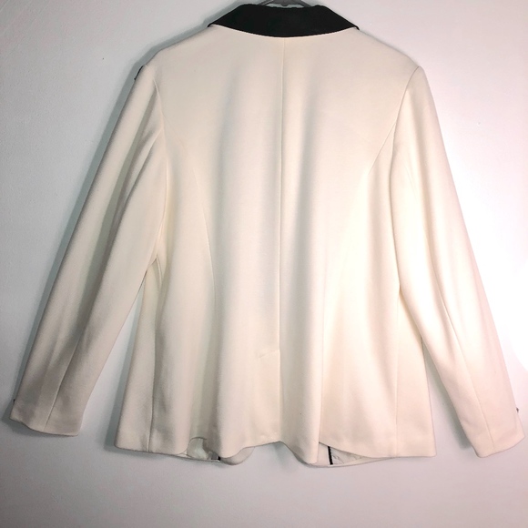 Classic Tuxedo Professional Work Blazer (16W) - Picture 2 of 4